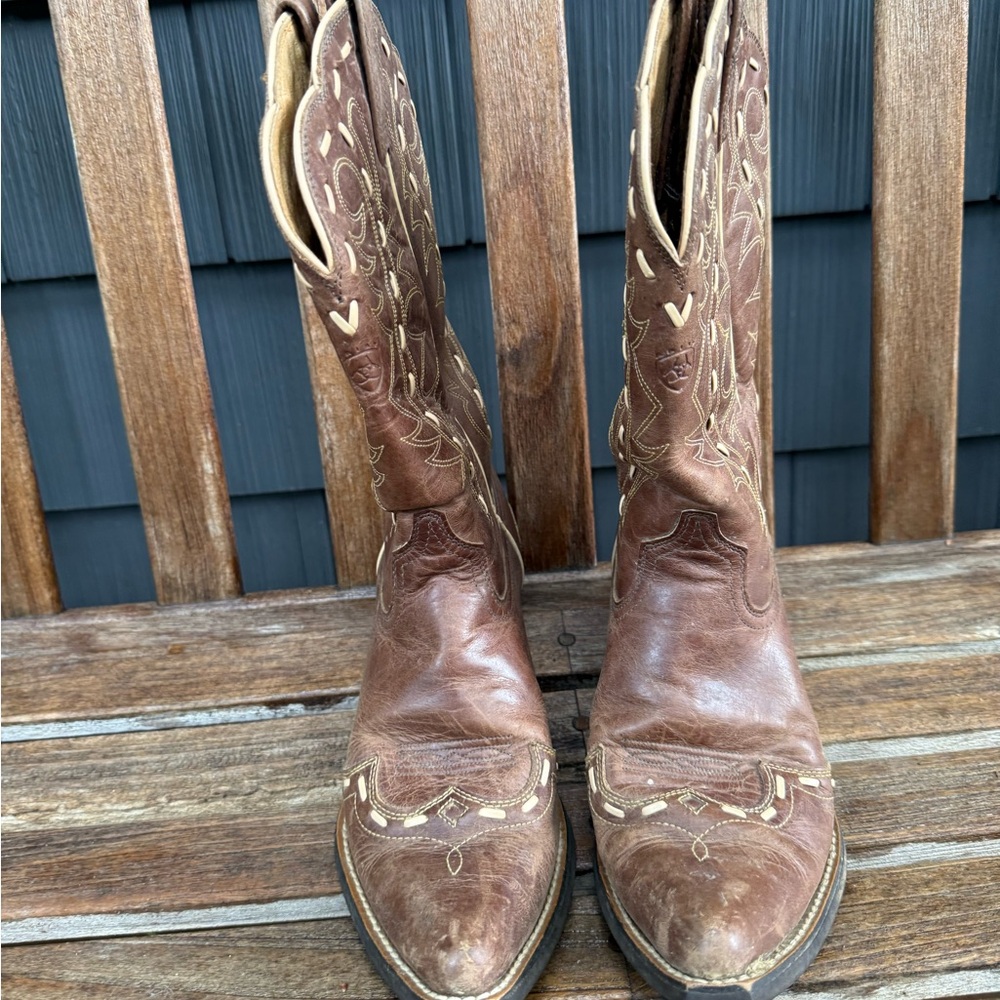 Ariat Brown Leather Western Boots with Cream Stitching - Picture 4 of 9